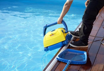 pool maintenance in cape coral